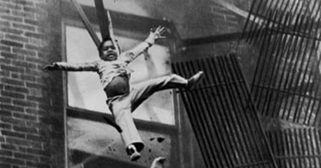 Can You Look Without Crying? Top 10 Famous Pictures of Children That Defined an Era's Pain