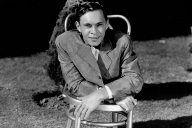 How Did They Do It? 10 Jaw-Dropping Feats by Limbless Icons -- #5 Is Mind-Blowing